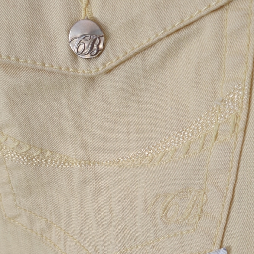 Code Bleu Light Yellow Women's Bermuda Shorts - Picture 8 of 11